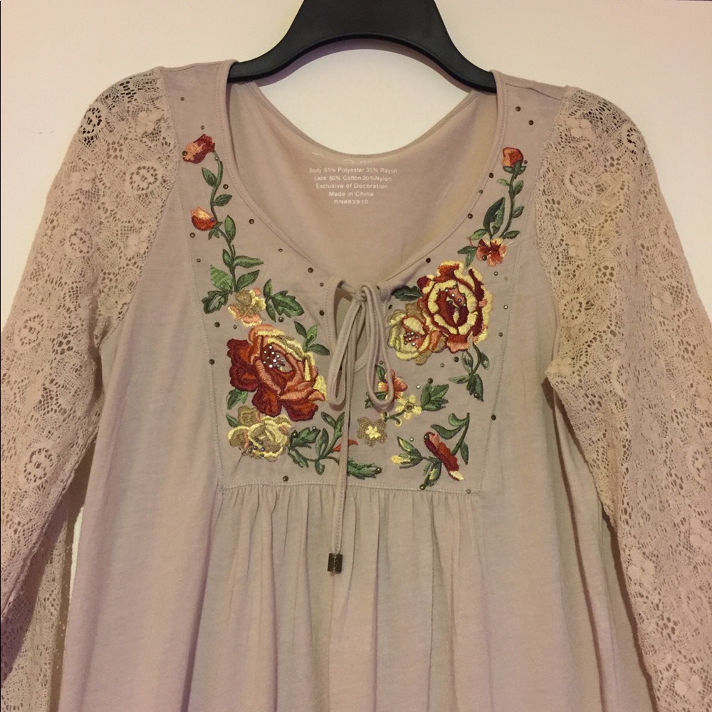 So Soft Tunic Styled Top with Lace Sleeves Tie Neck - Picture 1 of 6
